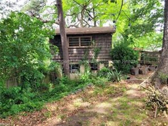 Building Photo - 1289 River Oaks Dr