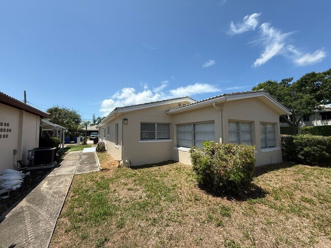 Building Photo - Tyrone single family home 2/1