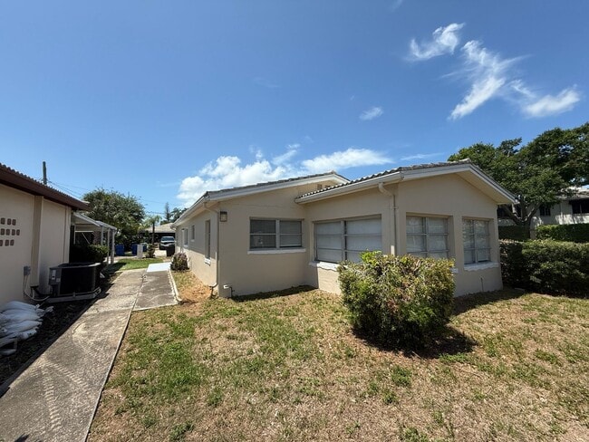 Building Photo - Tyrone single family home 2/1
