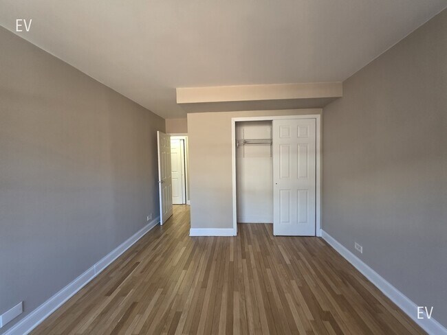 Building Photo - 310 Greenwich St