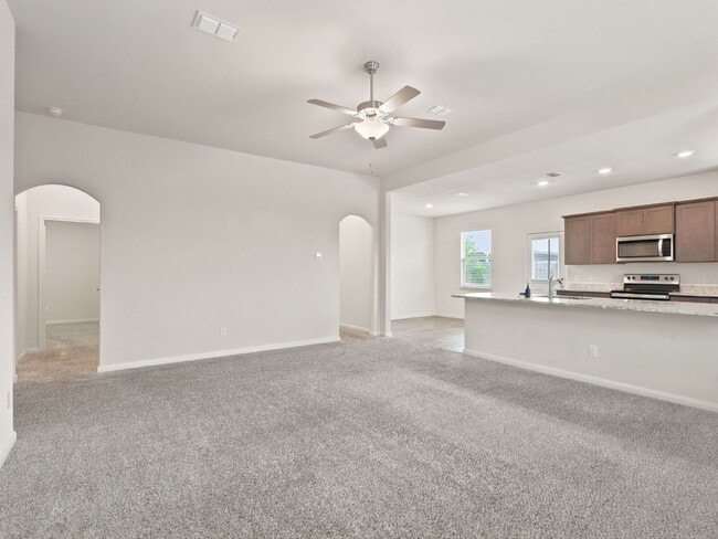 Building Photo - "Charming 4-Bed Oasis with 2 Baths in Fort Worth – Spacious 1,724 Sq Ft Gem!"