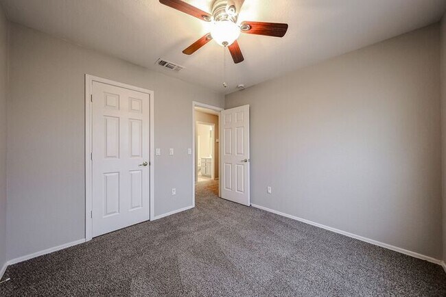 Building Photo - Introducing a stunning 4-bedroom, 2.5-bath...
