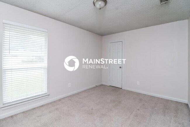 Building Photo - 3 Bedroom Pet-Friendly Home in Fort Worth, TX with Main Street Renewal