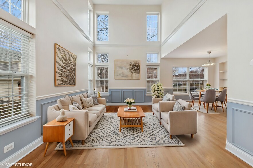 Living room - 106 Dorshire Ct