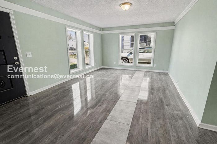 Building Photo - 2028 13th St N