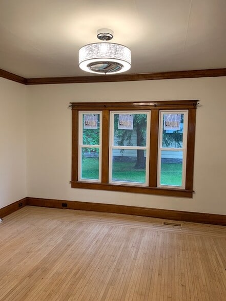 Living Room - 414 2nd Ave N