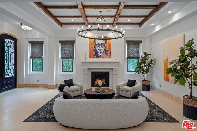 Building Photo - 20101 SW Cypress St