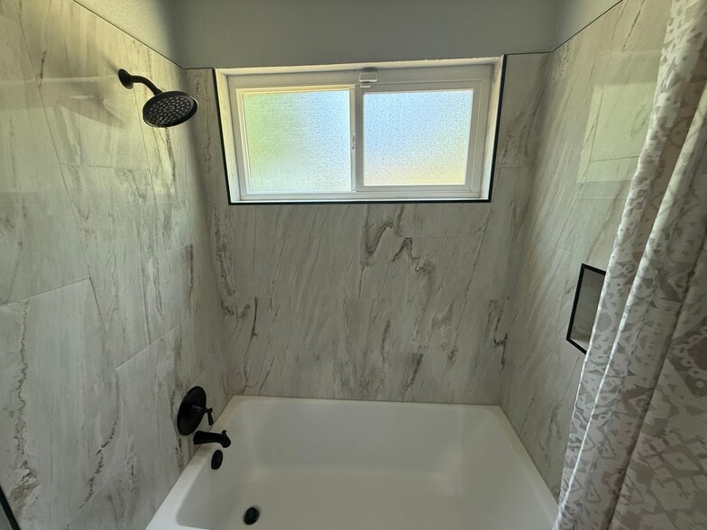 Building Photo - 8944 Canberra Dr