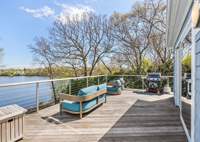 Building Photo - 37 Beverly Rd