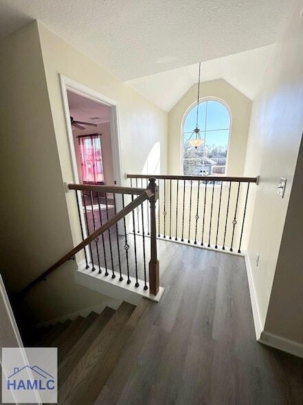 Building Photo - 60 Creekside Dr N West