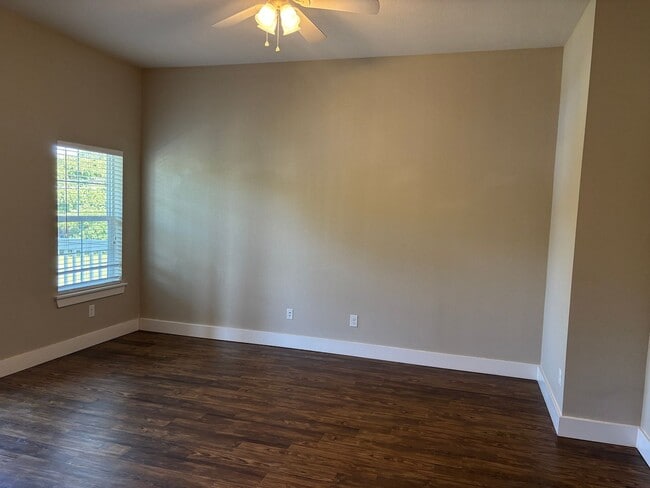 Building Photo - Colorful 2/2 Townhomes in Sherman!