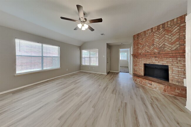 Building Photo - 1327 Coppercrest Dr