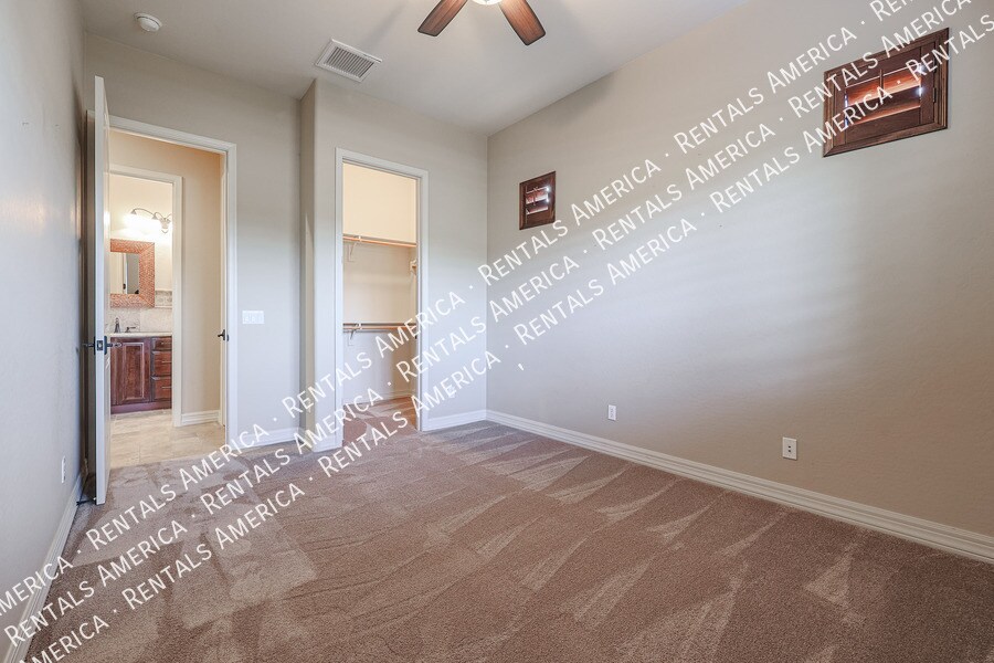 Building Photo - 12439 E Lupine Ave