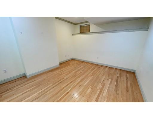 Building Photo - 531 Newbury St