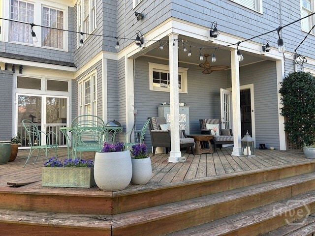 Building Photo - 616 Maupas Ave