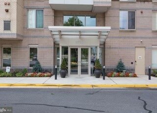 Building Photo - 2726 Gallows Rd