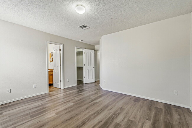 Building Photo - 7261 Sachet Cliff Dr