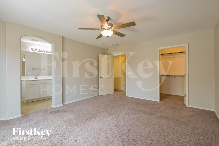 Building Photo - 220 Imperial Ct