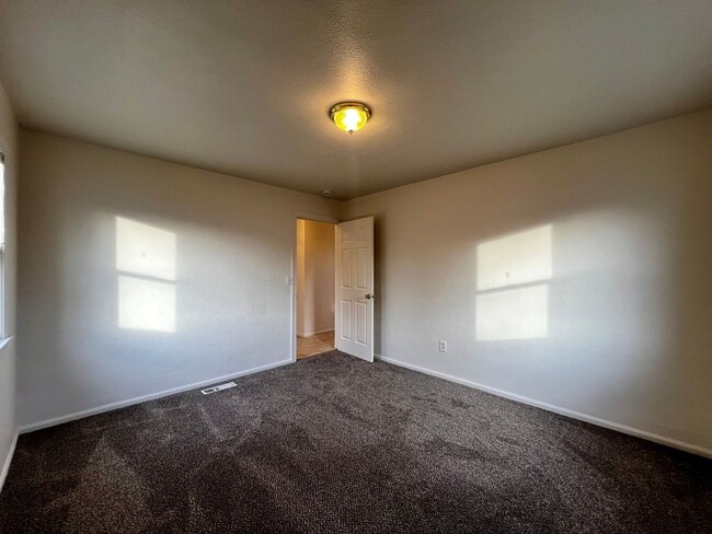 Building Photo - 1408 S 3rd Ave