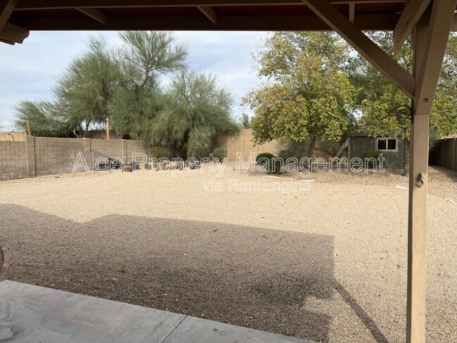 Building Photo - 9138 W Ross Ave