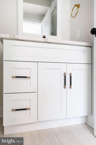 Building Photo - 113 Clifford Ave