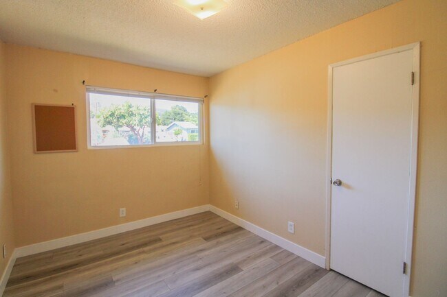 Building Photo - 1778 Vicente Dr