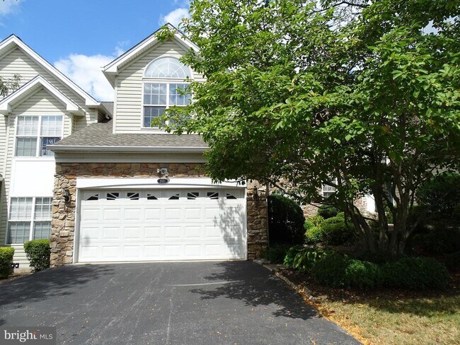 Building Photo - 213 Silverbell Ct