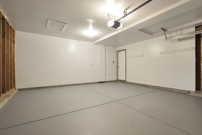Building Photo - 933 Briaro St