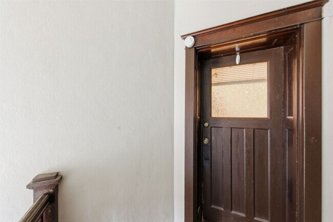 Building Photo - 4162 Shenandoah Ave