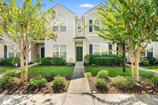 Building Photo - 261 Castle Dr