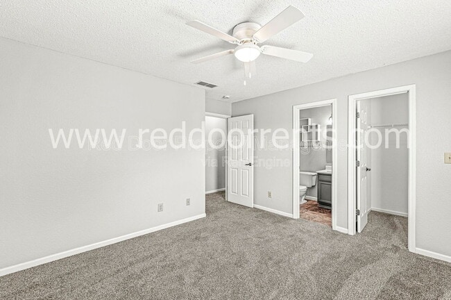 Building Photo - 6421 Longhorn Ct