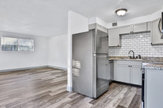 Building Photo - 1142 Altura Apartment Homes