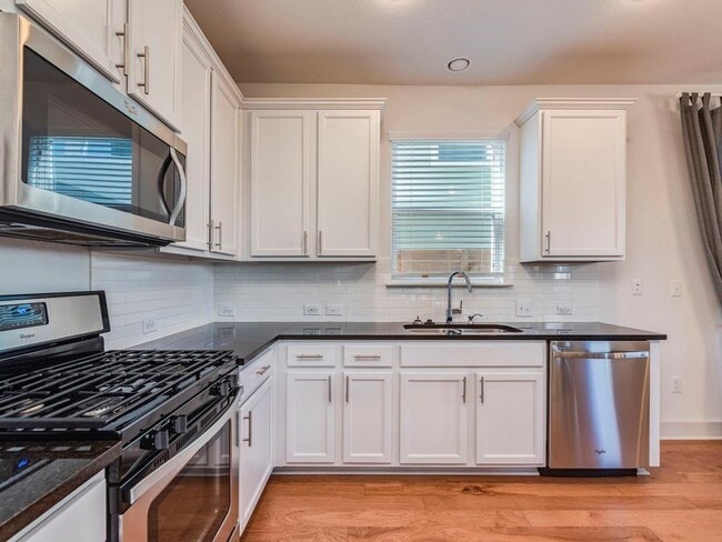 Building Photo - 2208 Capulet St