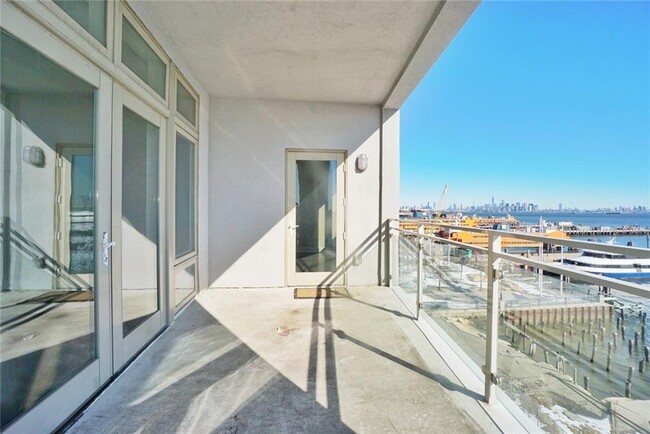 Building Photo - 90 Bay Street Landing