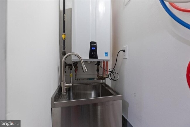 Building Photo - 215 Prince St