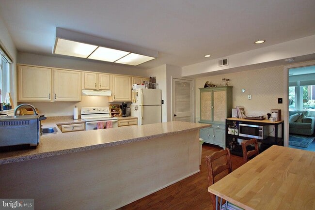 Building Photo - 1450 Greenmont Ct