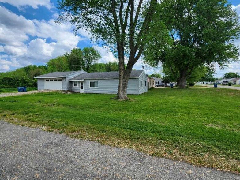 Primary Photo - 16905 10th Ave