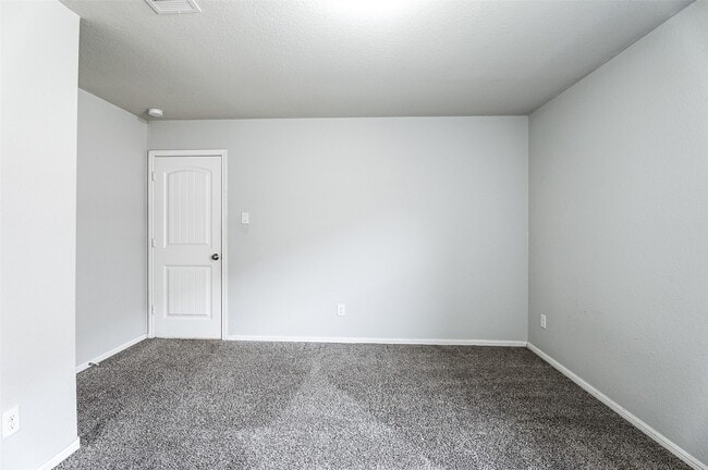Building Photo - 29319 Dunns Creek Ct