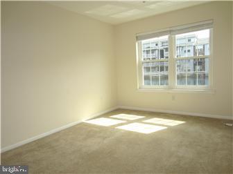 Building Photo - 1600 Waters Edge Dr