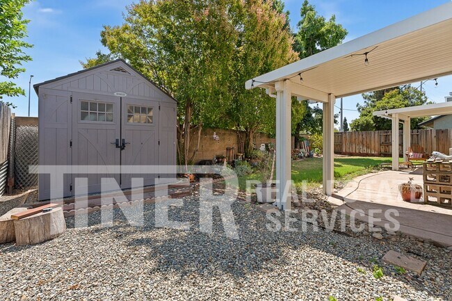 Building Photo - 1218 Chablis Cir