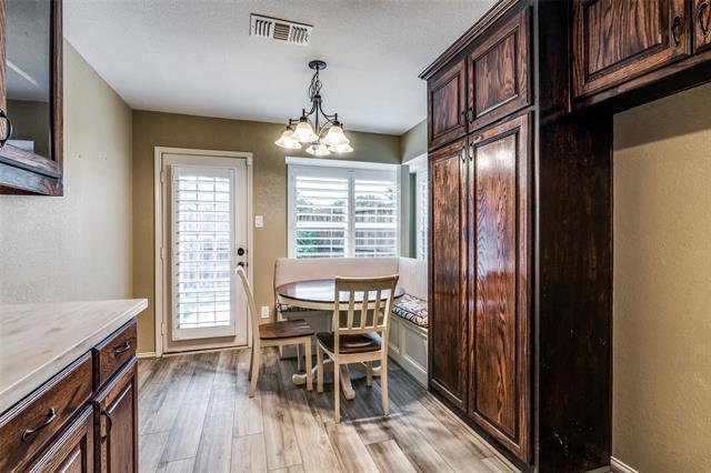 Building Photo - 524 Raintree Cir