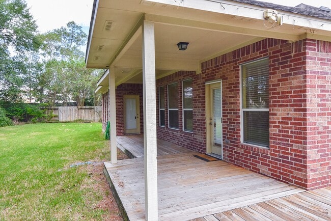 Building Photo - 25203 Oak Villa Dr