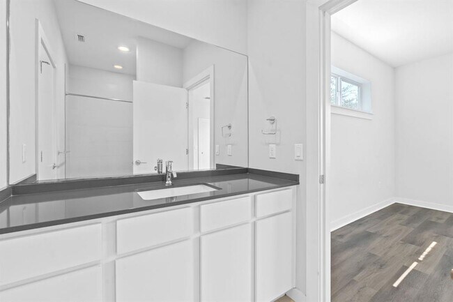 Building Photo - 301 W Stassney Ln