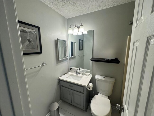 Building Photo - 186 River Trace Dr
