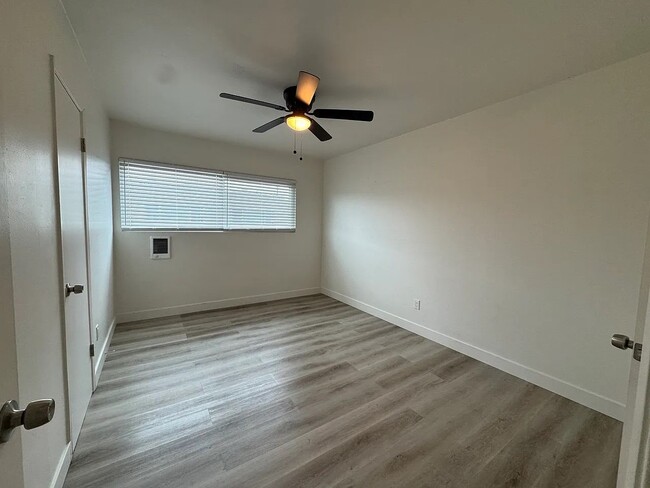 Building Photo - Hurlbut