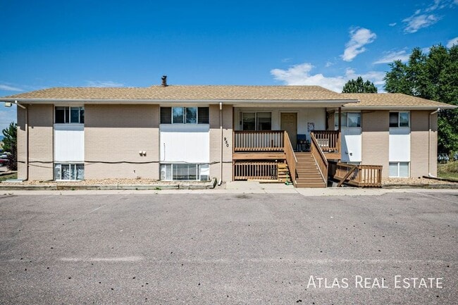 Building Photo - 950 Bishop Ct