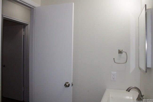 Building Photo - 6003 Limestone Mill Dr