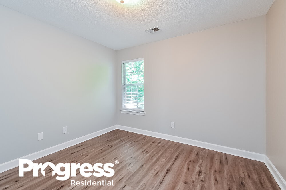 Building Photo - 6304 Kingsview Dr