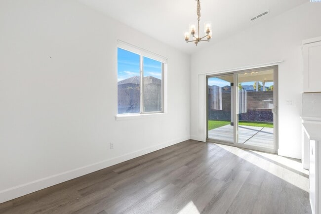 Building Photo - 6 to 18 mo lease available