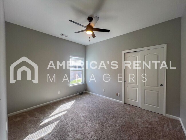 Building Photo - Beautifully Renovated Ranch-Style Home for Rent!!! View with 48 Hours Notice!